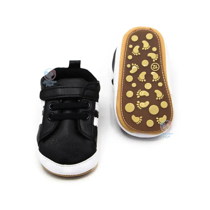 پاپوش مشکی بغل دو خط سفید چسبی مسترشوز Mrshoes با جنس نرم و سبک