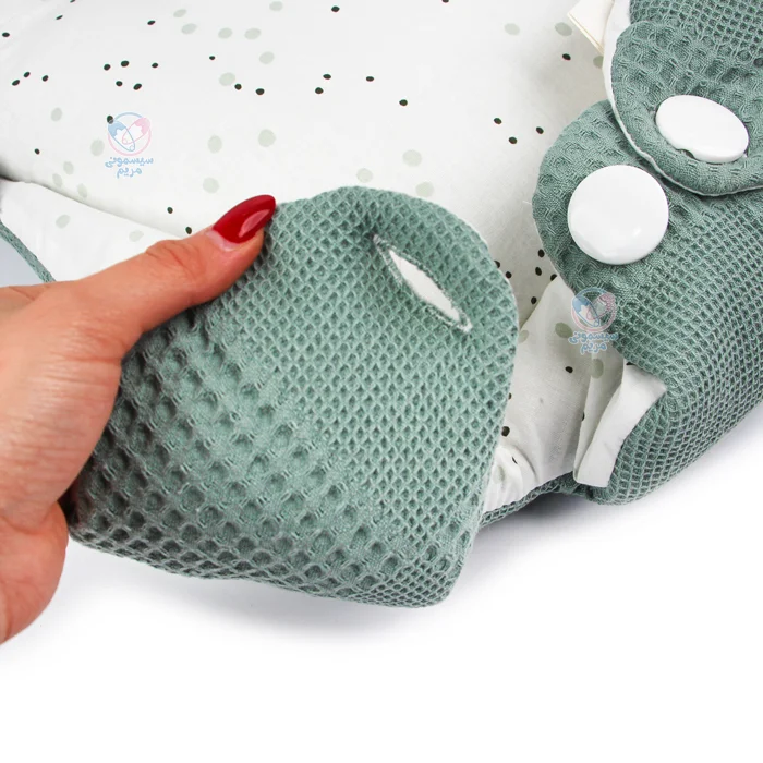 اتصال با دکمه باعث میشود استفاده از این آغوشگیر برای والدین بسیار راحت باشد.