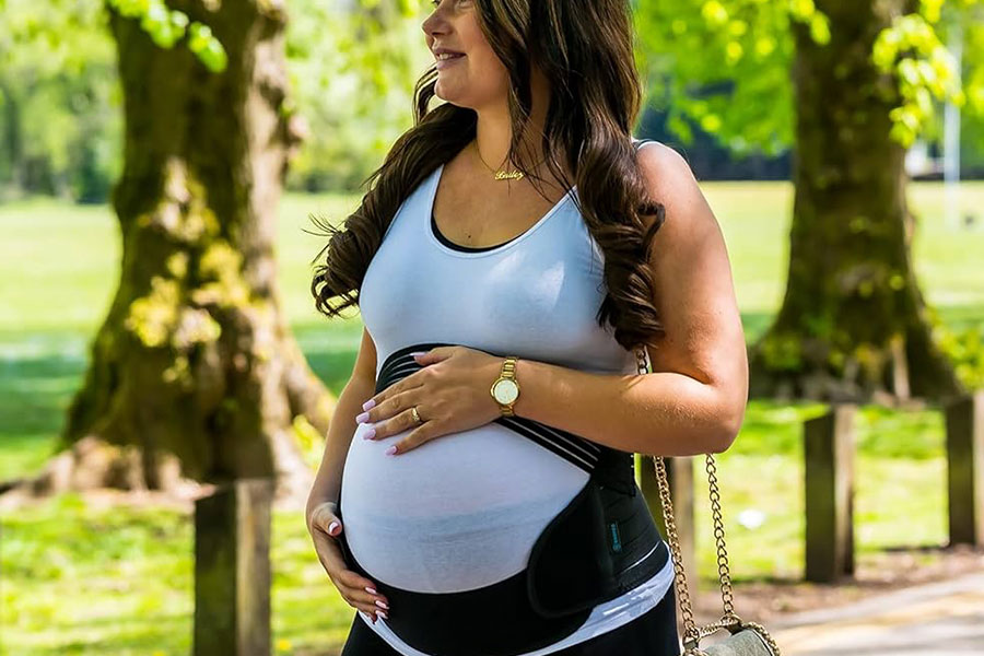 شکم بند بارداری حین فعالیت، فشردهسازی ملایمی را ایجاد میکند.