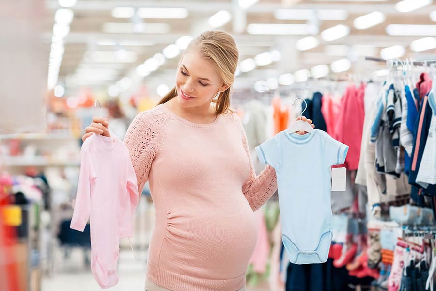 پساز مشخص شدن جنسیت نوزاد، خرید سیسمونی را میتوان با دقت و تناسب بیشتری انجام داد.