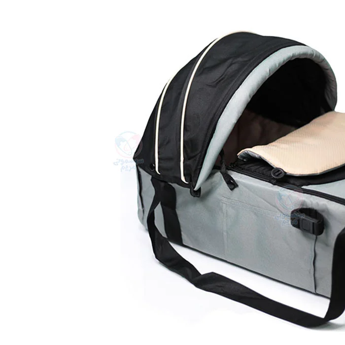 سایبان ساک حمل Chicco قابل جدا شدن است.
