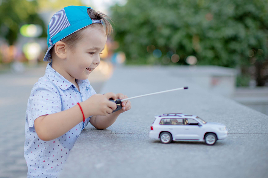 با خرید ماشین کنترلی، به راحتی میتوانید قدرت تمرکز کودک را افزایش دهید.