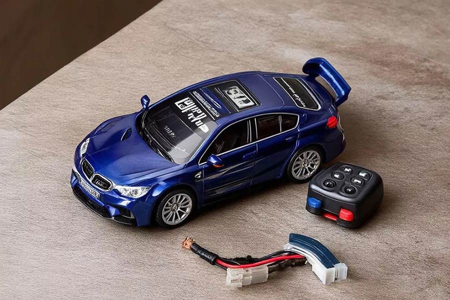 اتصال باتری را در مواقعی انجام دهید که هیچگونه نوسان برقی وجود نداشته باشد.