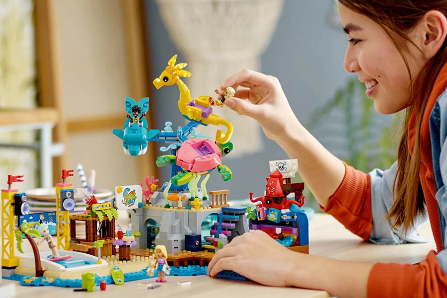 لگو Microscale کودک را تشویق میکند تا با کمترین ابزار، بیشترین نتیجه را بگیرد.