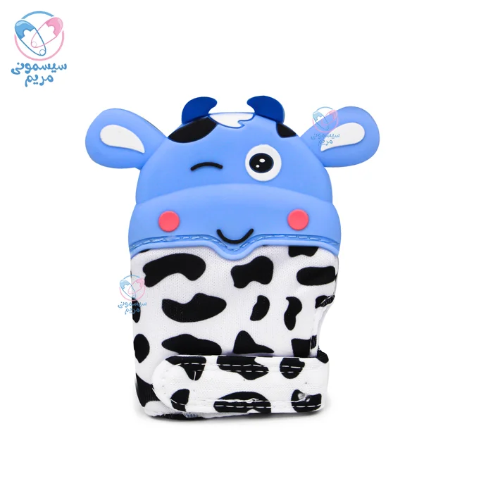 کودک میتواند بدون خطر آسیب به لثه، دستکش را در دهان قرار دهد